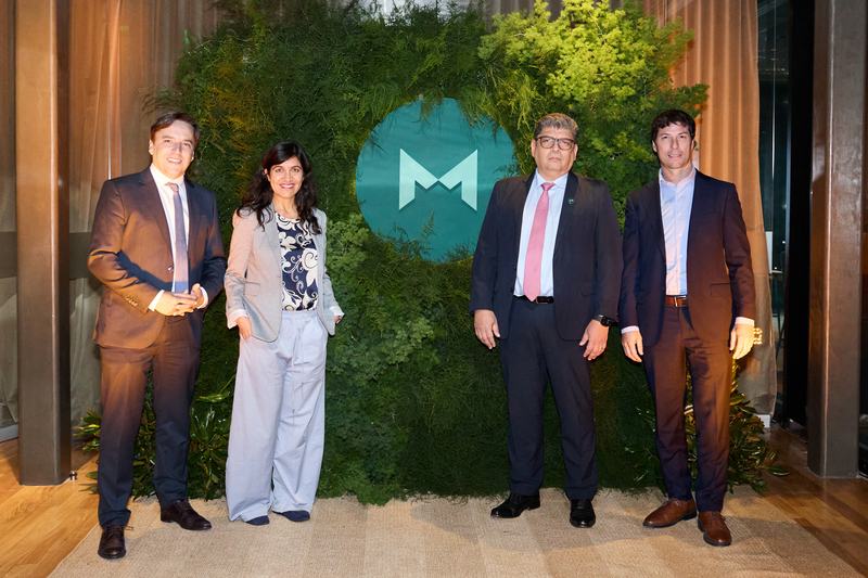 El evento contó con un panel sobre actualidad integrado por José Del Río, Director de Contenidos de La Nación; Esteban Domecq, fundador de Invecq Consulting; Jimena Zúñiga, analista de Geoeconomía para Bloomberg; y Emilio Botto, Jefe de Estrategia e Inversiones de Mills Capital.